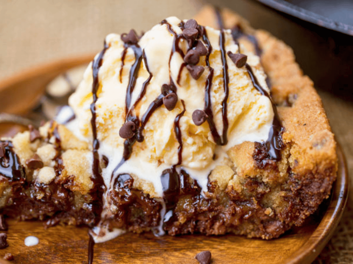 Chocolate Chip Pizookie Recipe [VIDEO] - Dinner, then Dessert