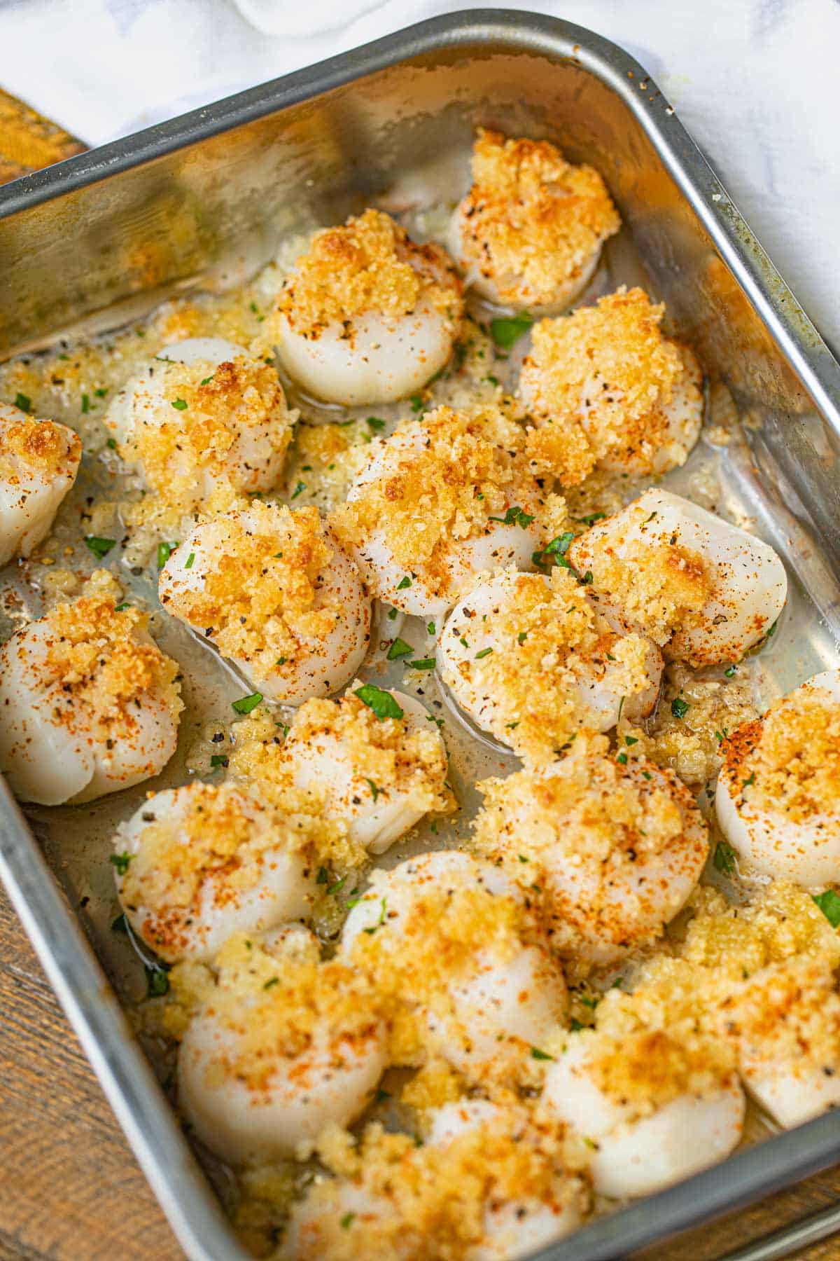 Baking dish with Panko Crusted Baked Scallops
