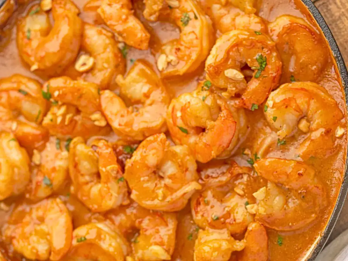 Shrimp with creamy sauce