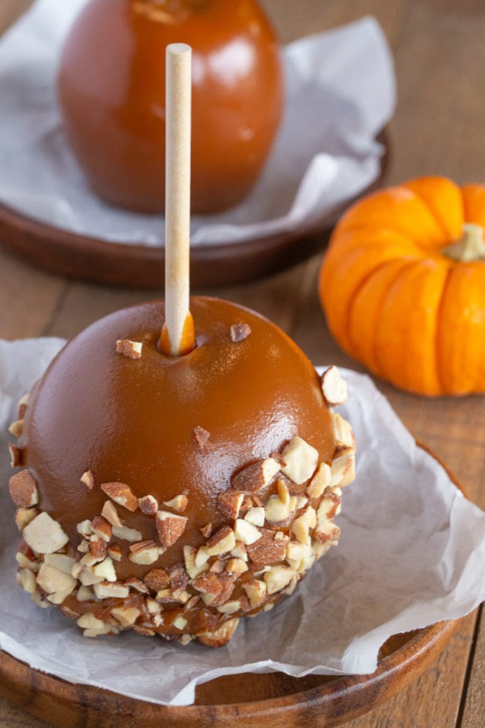 Caramel apples with toppings