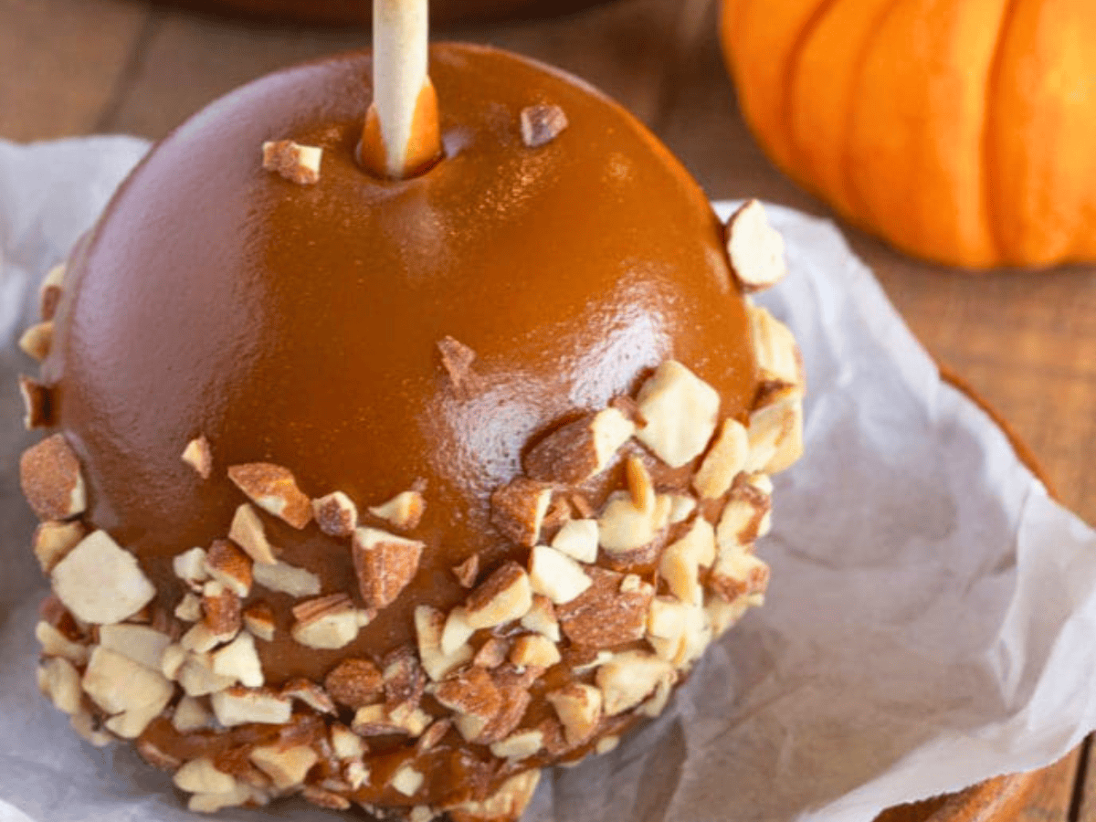 Apple with caramel and nuts