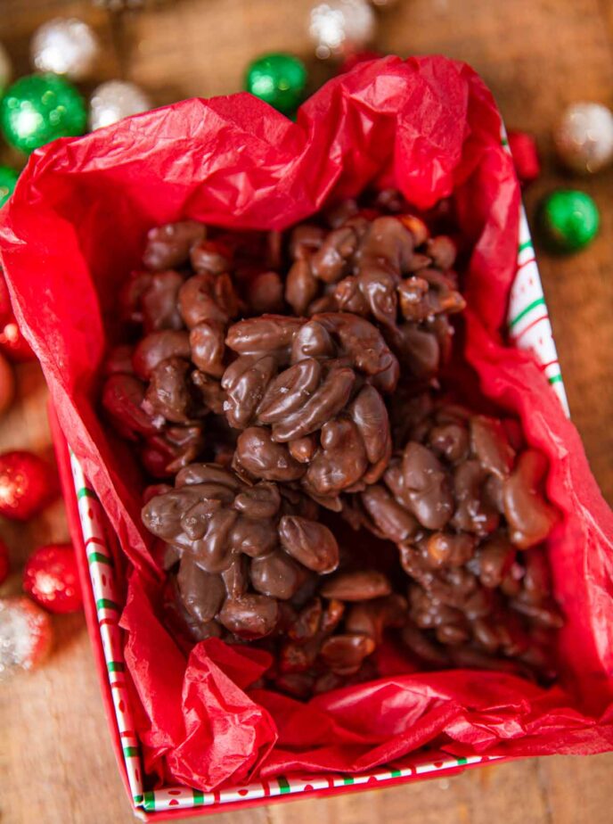 Mixed Nut Clusters in Red Gift Box
