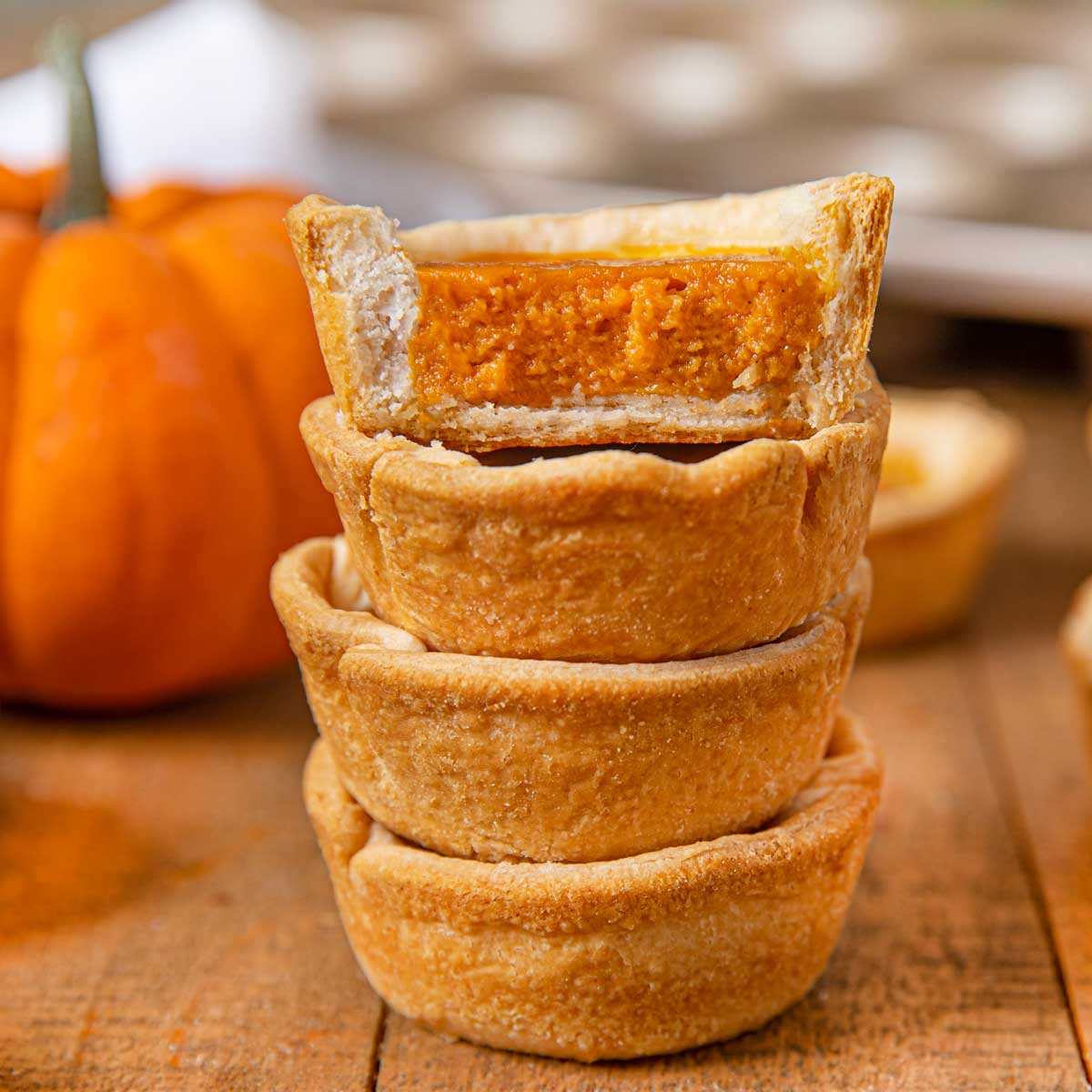 Easy Mini Pumpkin Pies – If You Give a Blonde a Kitchen