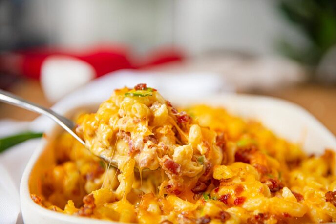Jalapeno Popper Mac & Cheese with bacon in spoon