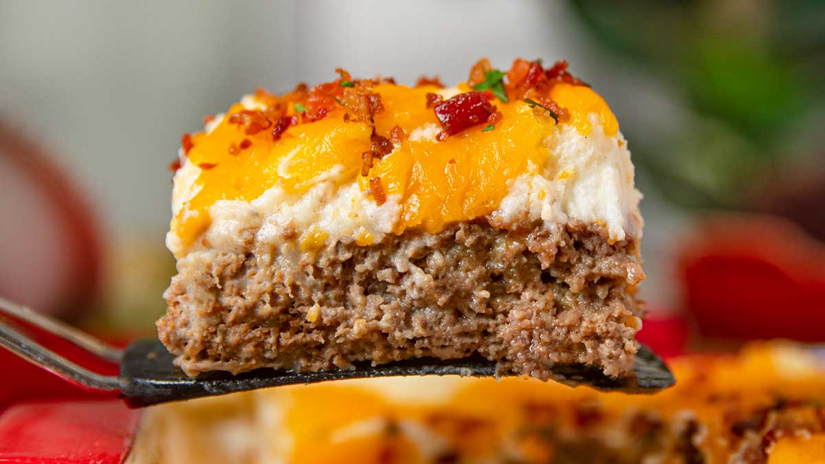Fried Chicken, Cornbread, & Mashed Potatoes Layered Cake Recipe - Public  Lives, Secret Recipes