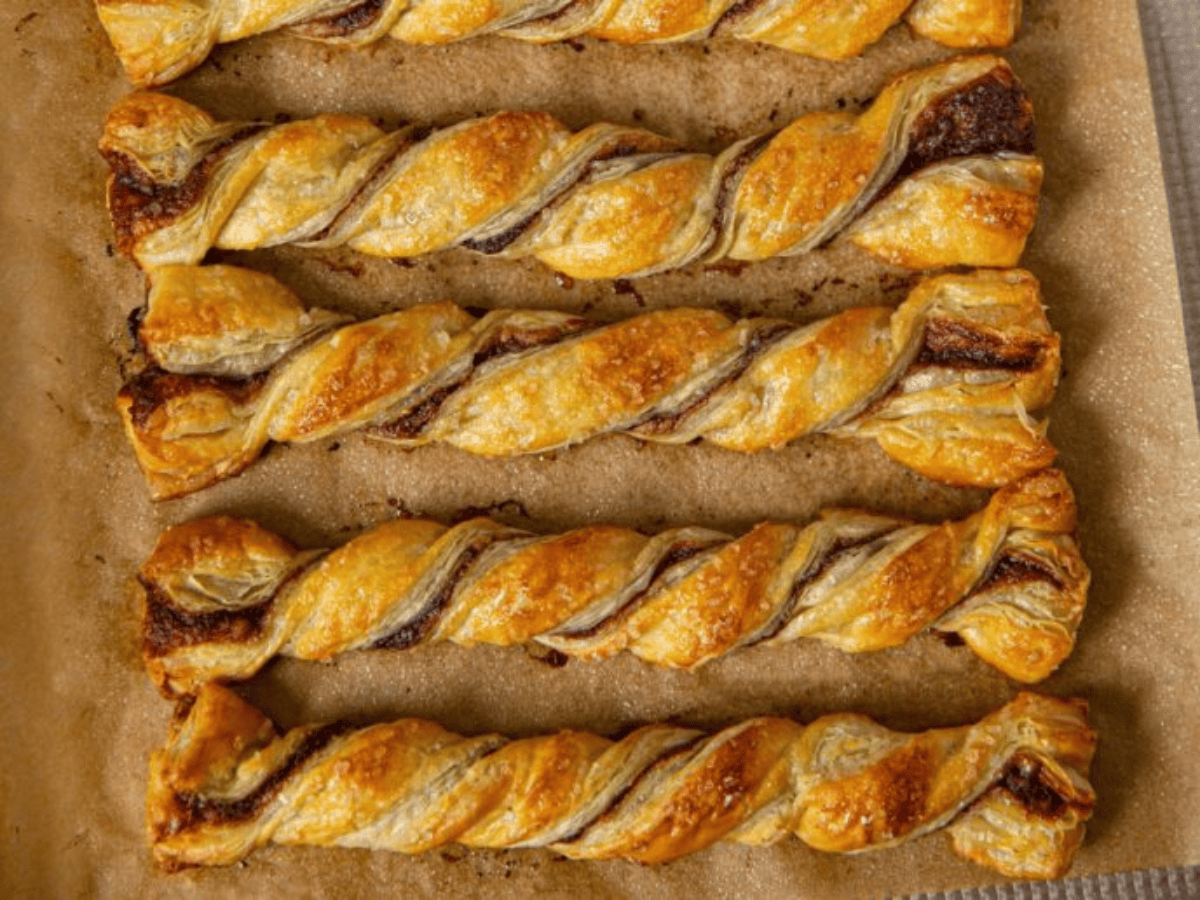 Twist on baking sheet ready to serve