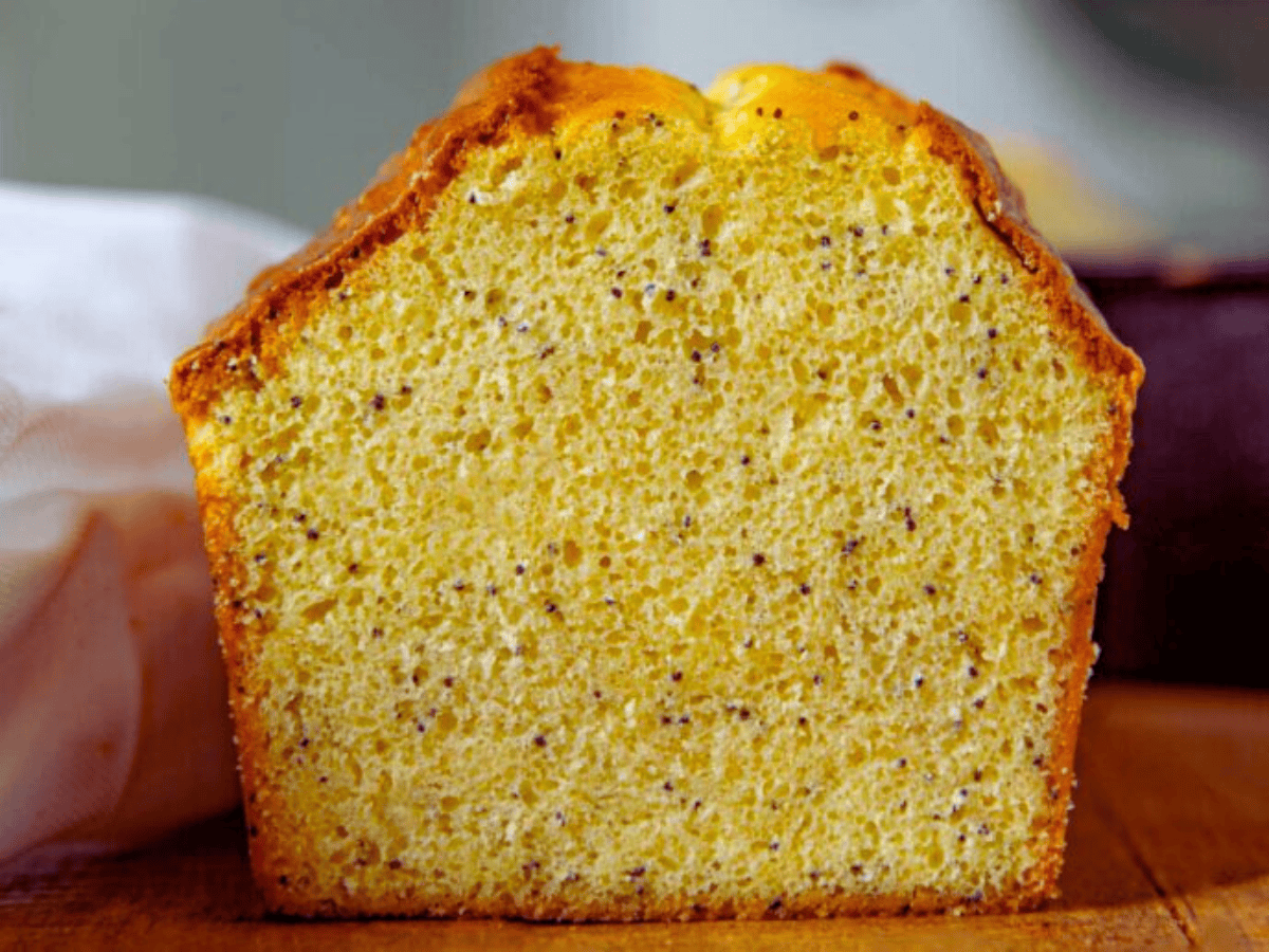 slice of bread with poppy seeds