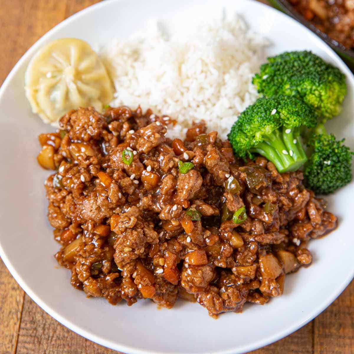 https://dinnerthendessert.com/wp-content/uploads/2020/05/ground-chicken-stir-fry-1x1-1.jpg