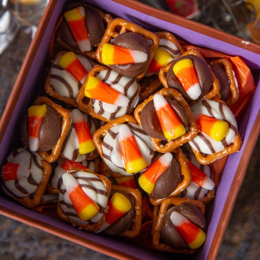 Halloween Pretzel Hugs Recipe - Dinner, then Dessert