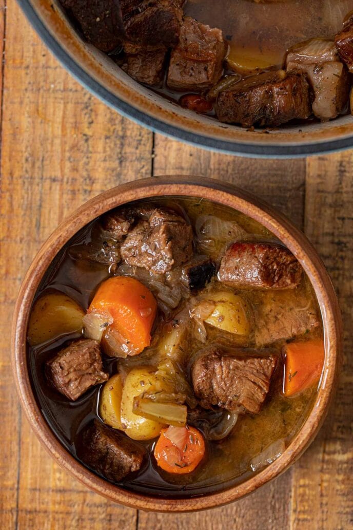 Soupe au rôti dans un bol