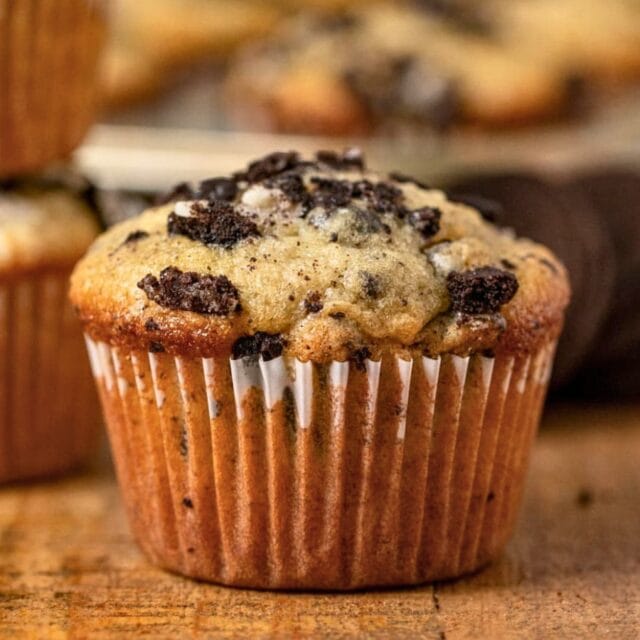 Muffin with Oreo chunks