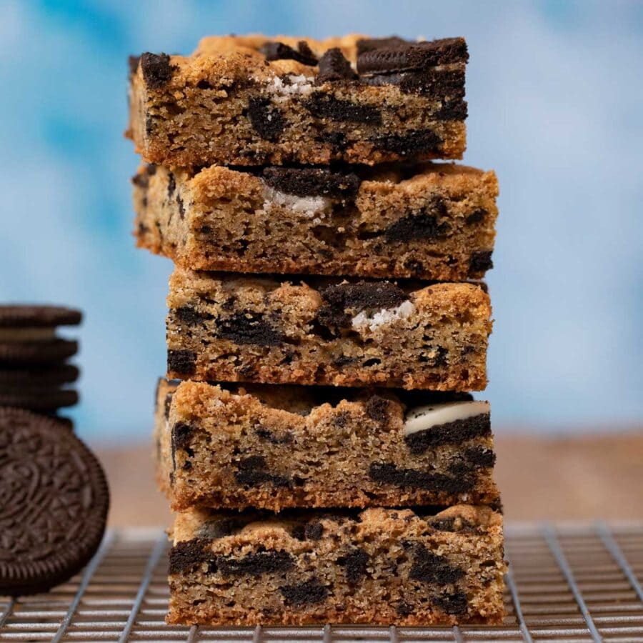 Oreo Blondies Recipe - Dinner, then Dessert