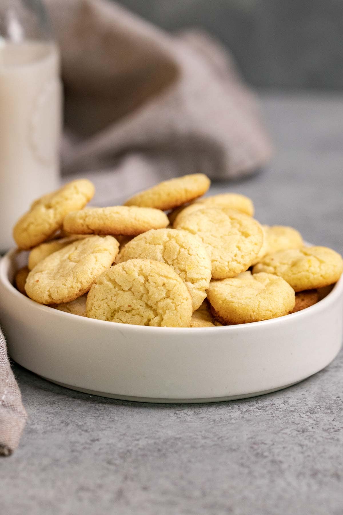 Nilla Wafer Cookies (Copycat) in serving bowl