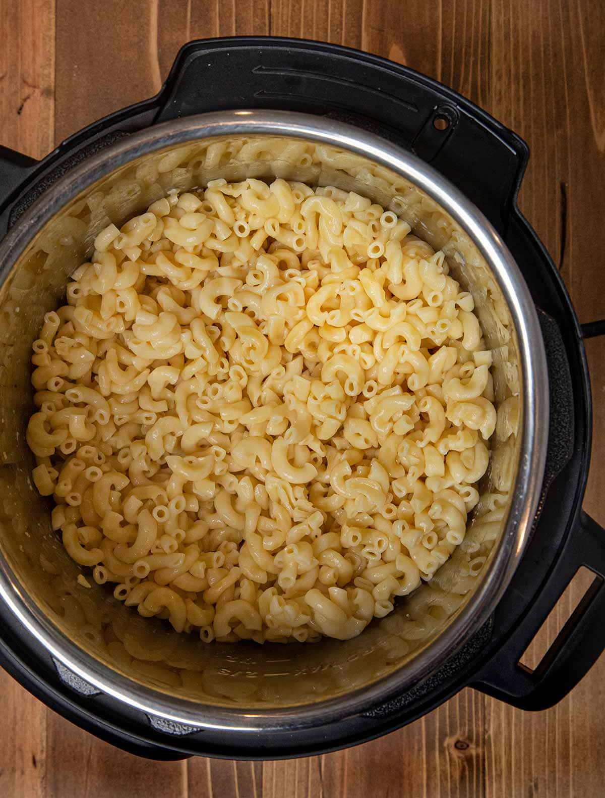 Instant Pot Macaroni and Cheese cooked pasta in pressure cooker