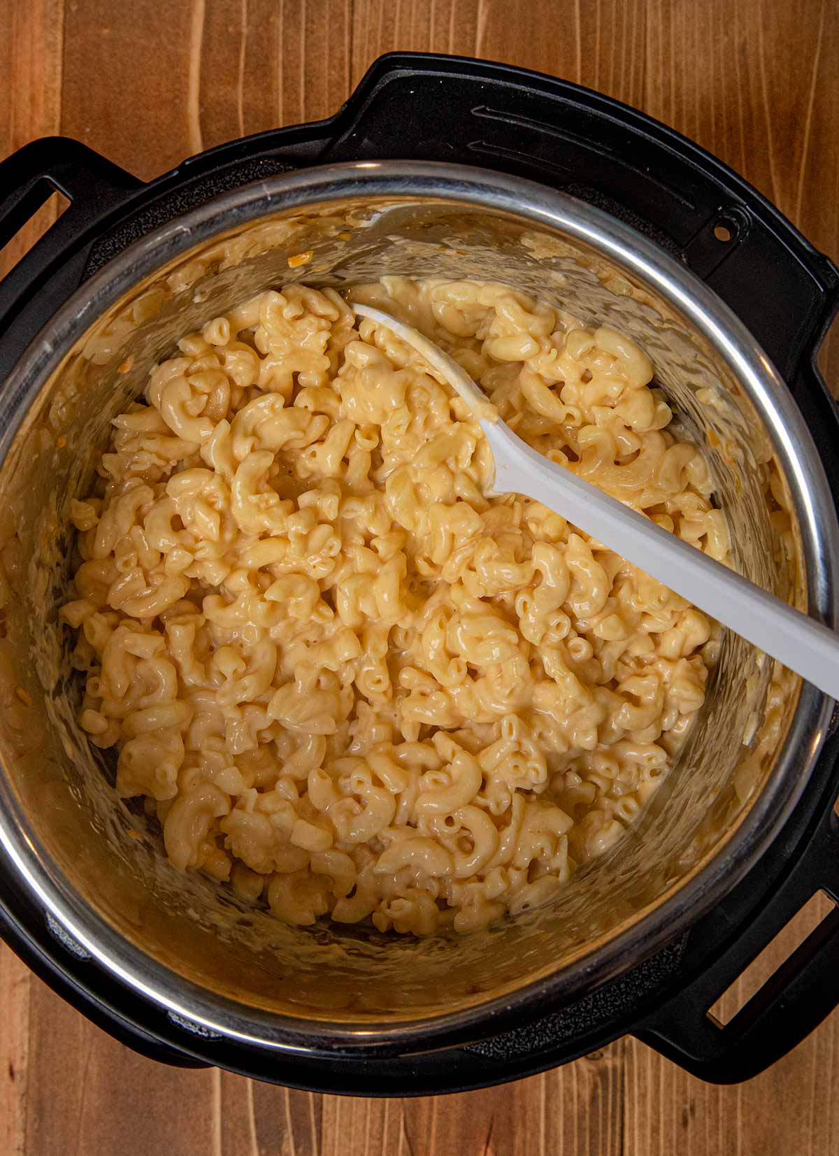 Instant Pot Macaroni and Cheese in pressure cooker