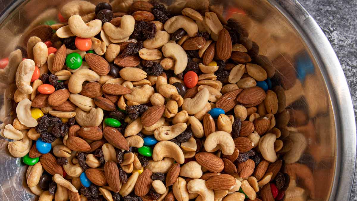 How to Make Fancy Trail Mix! Costco Mixed Nuts and M&M's!!!! 