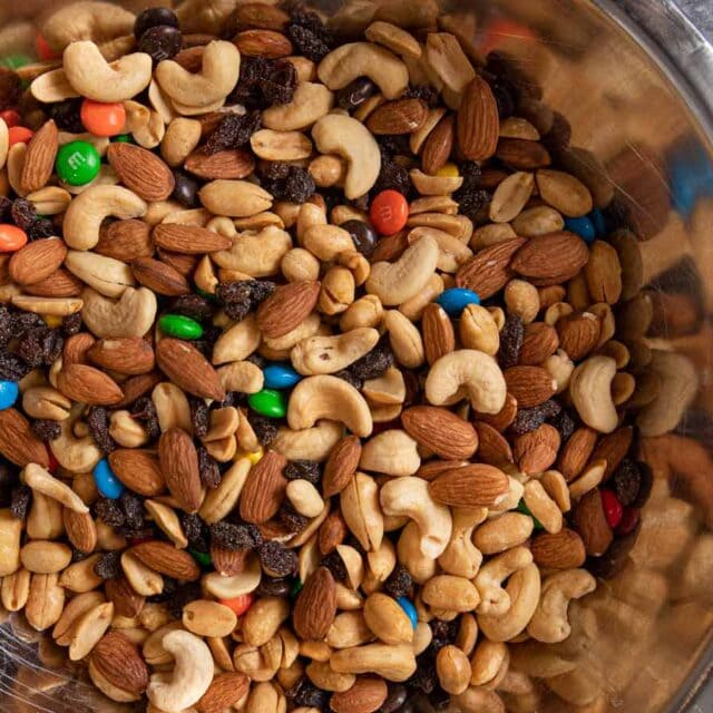 snack mix in bowl 4x3