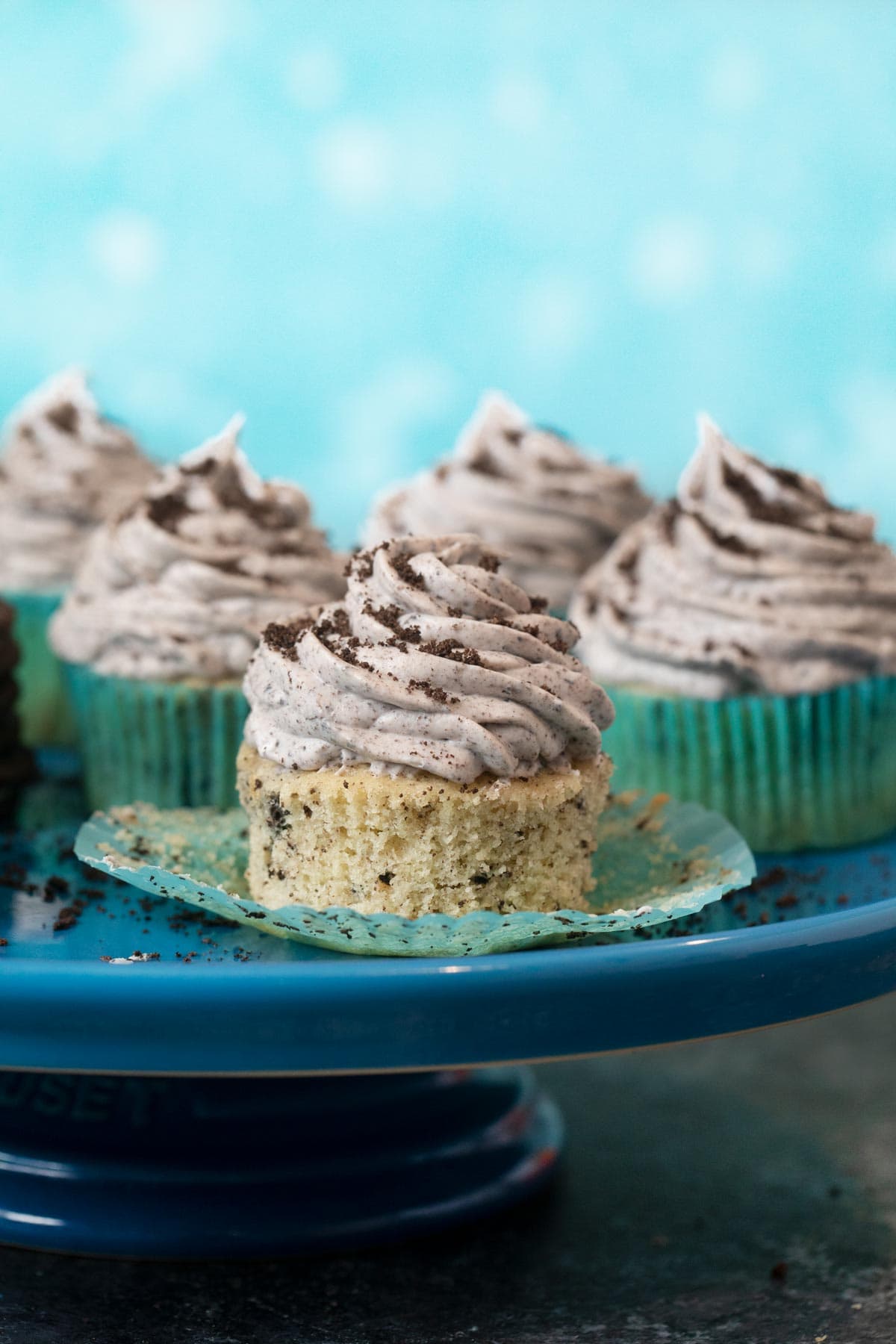 Cookies and Cream Cupcakes on cake stand