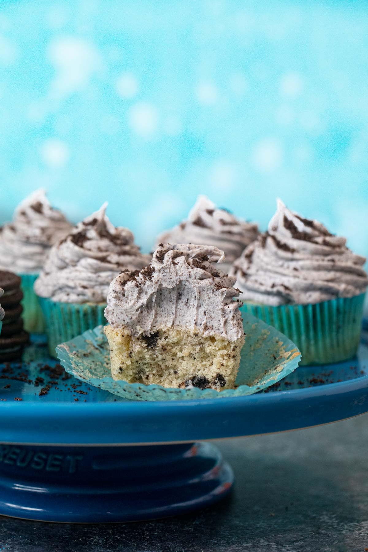 Cookies and Cream Cupcakes on cake stand