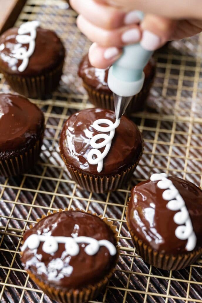 Hostess Cupcakes (Copycat) Recipe - Dinner, then Dessert