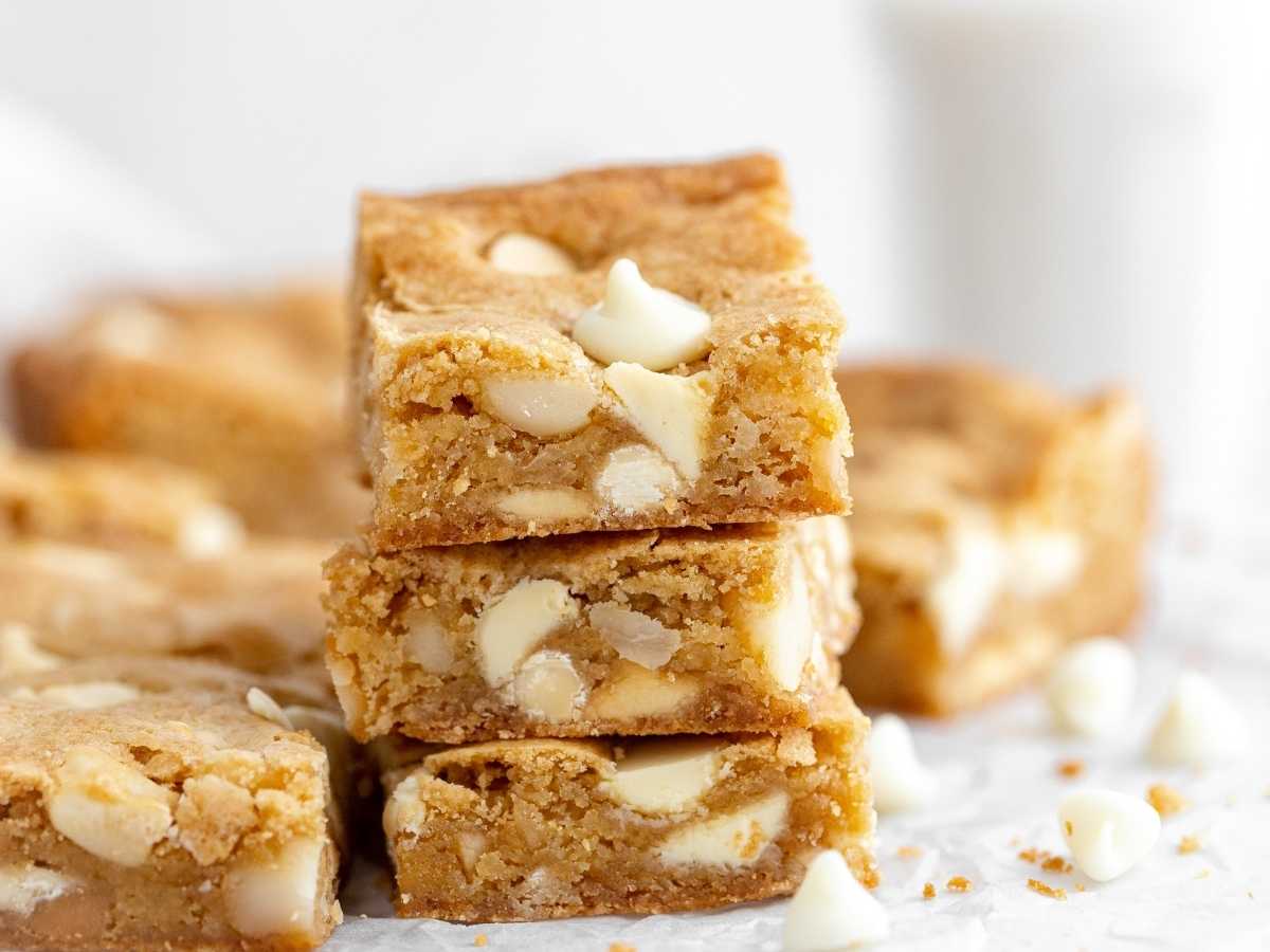 White-Chocolate-Macadamia-