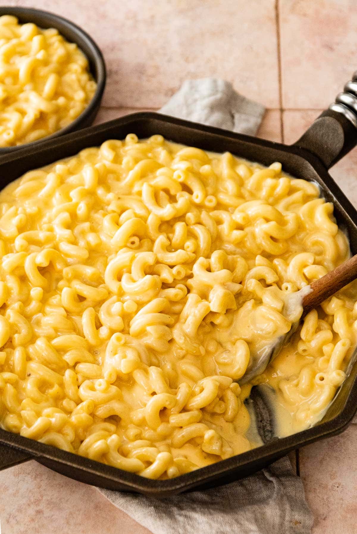 Skillet Creamy Mac and Cheese in cast iron pan