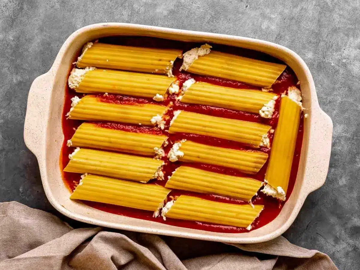 Noodles prep baking pan
