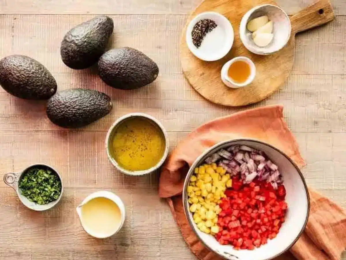 ingredients to make salsa 