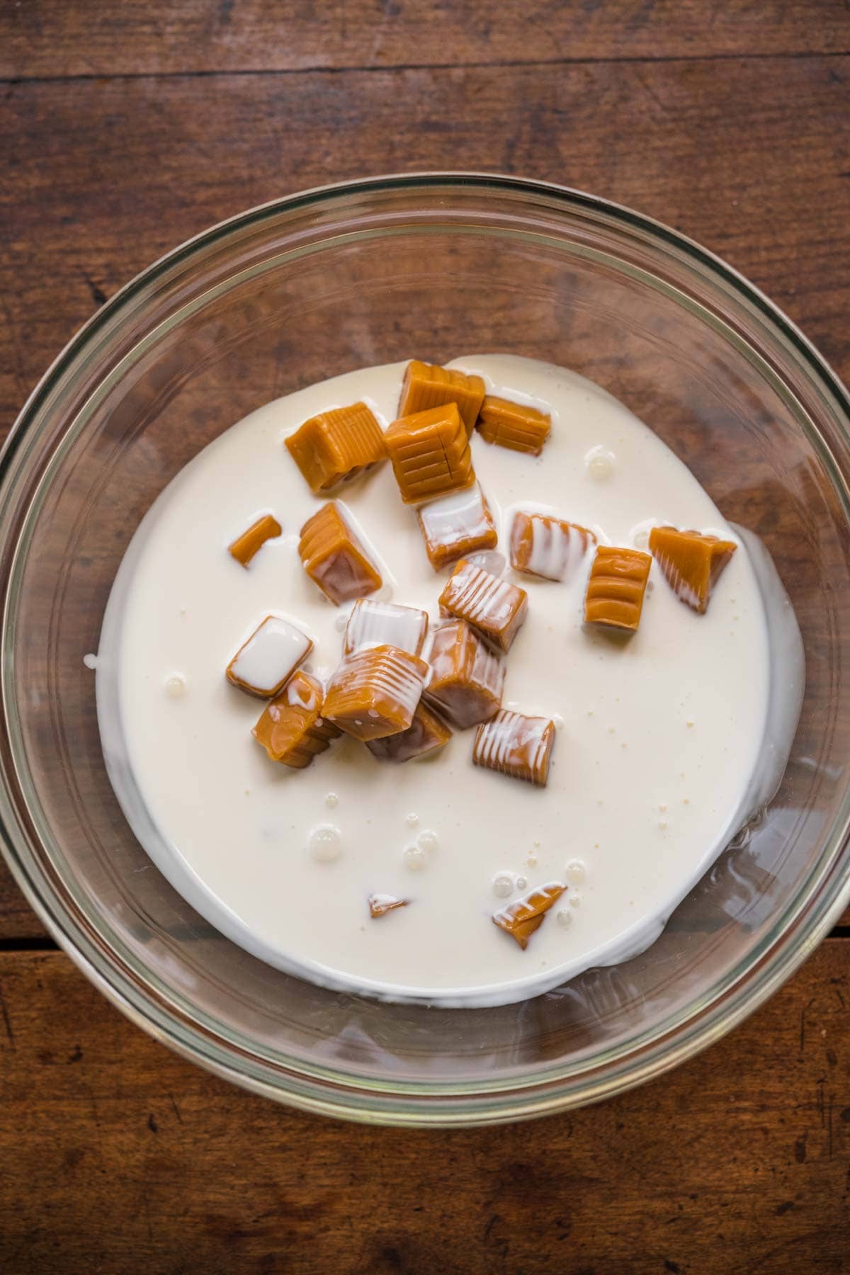 Easy Caramel Sauce, caramels with cream in a bowl