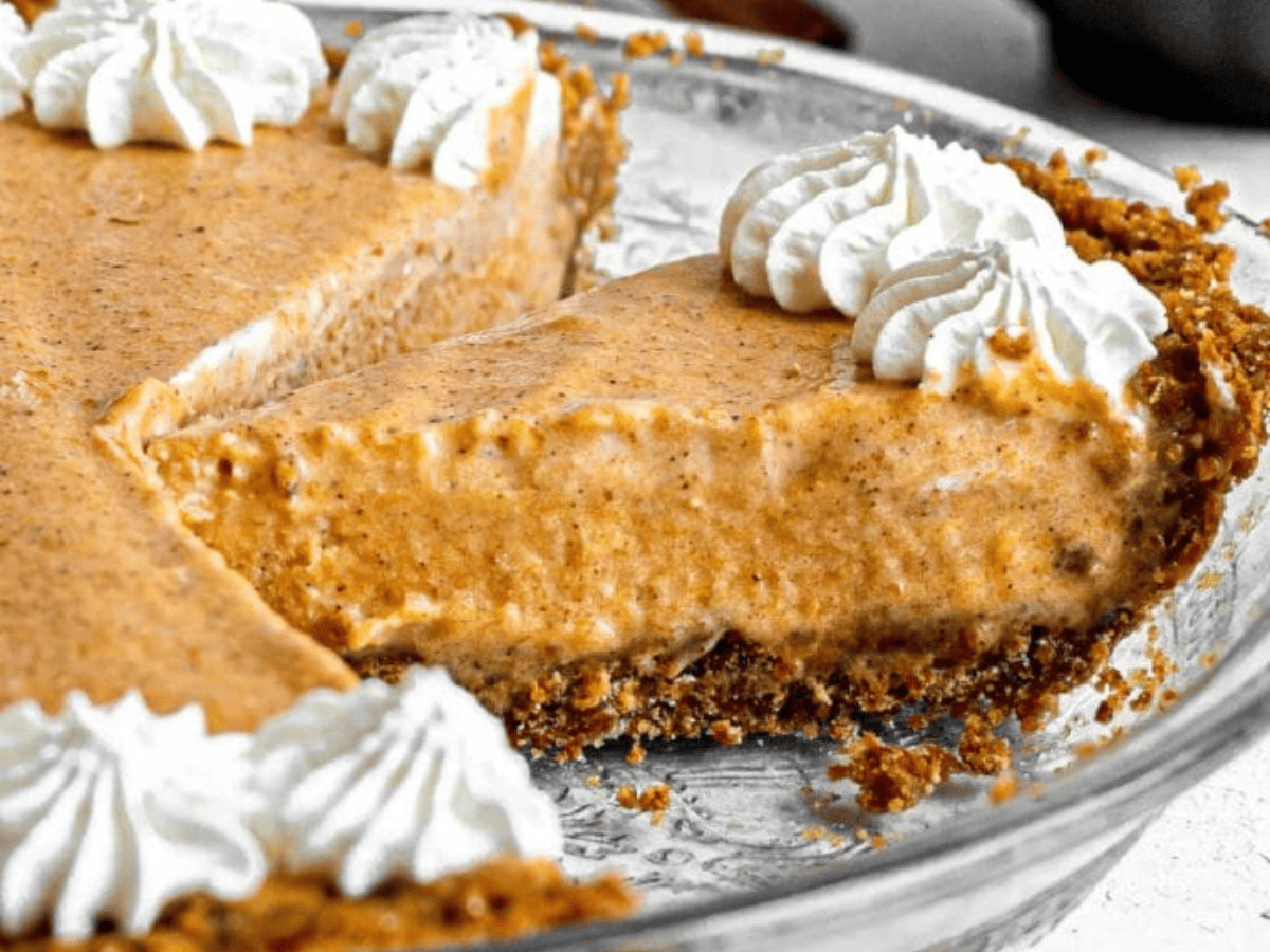Frozen Pumpkin Ice Cream Pie Recipe - Dinner, then Dessert