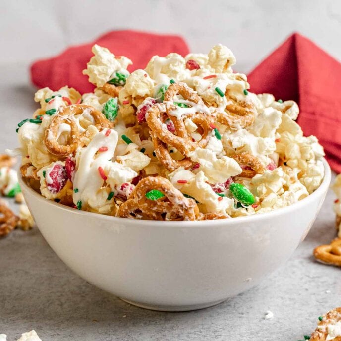 Christmas Popcorn Crunch in Bowl