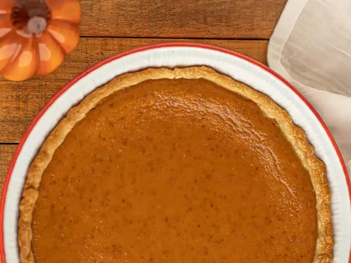 Top view of pie ready to serve
