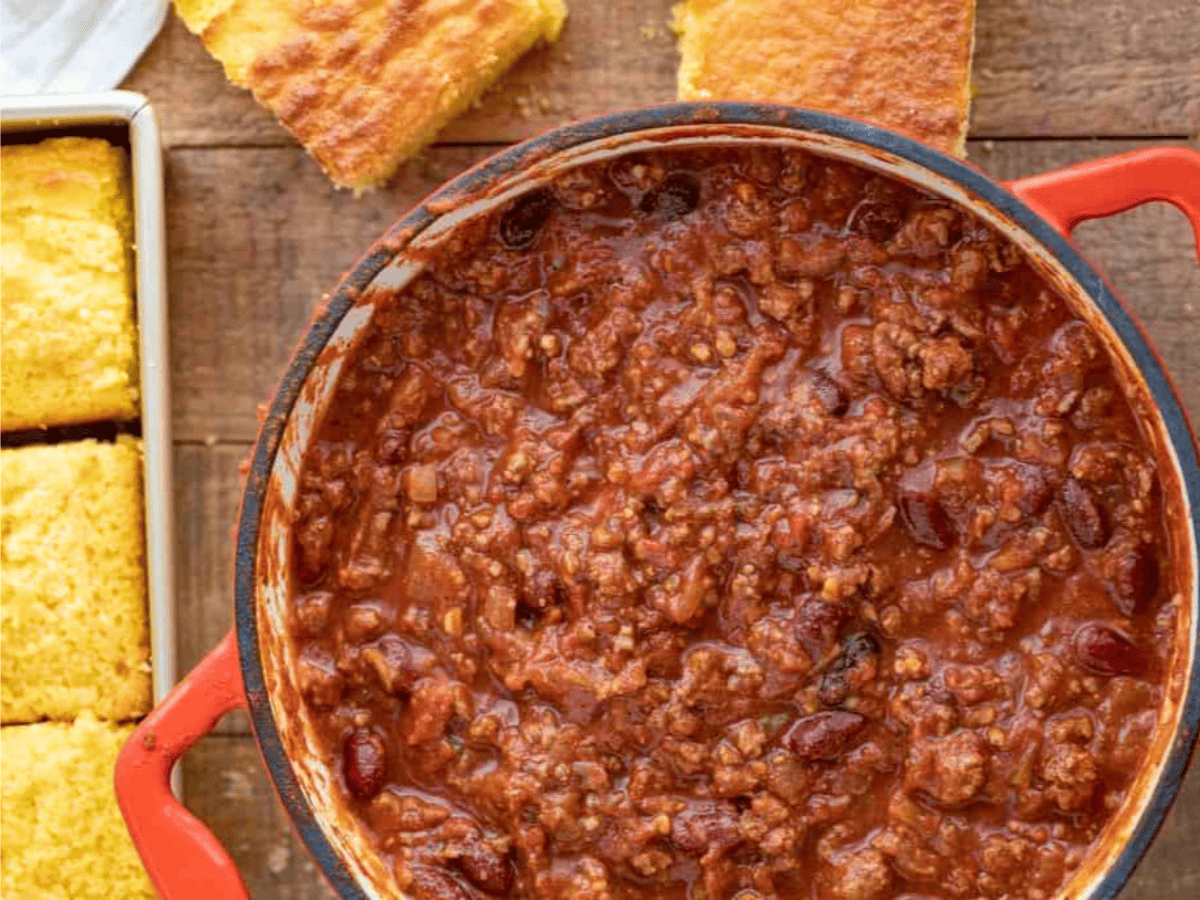 Chili in pot with corn bread