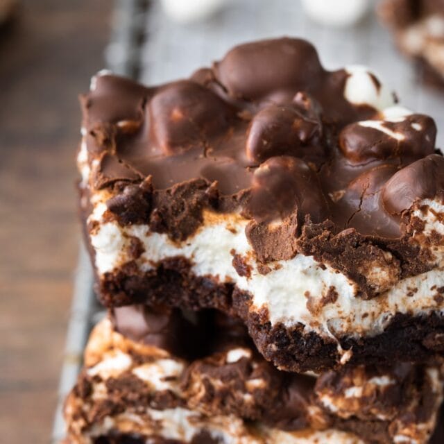 Chocolatey brownies with marshmallows.