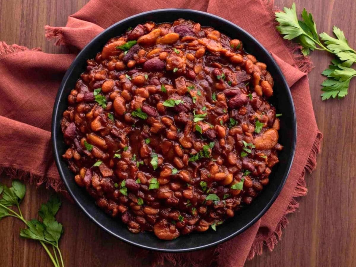 Baked beans in a bowl