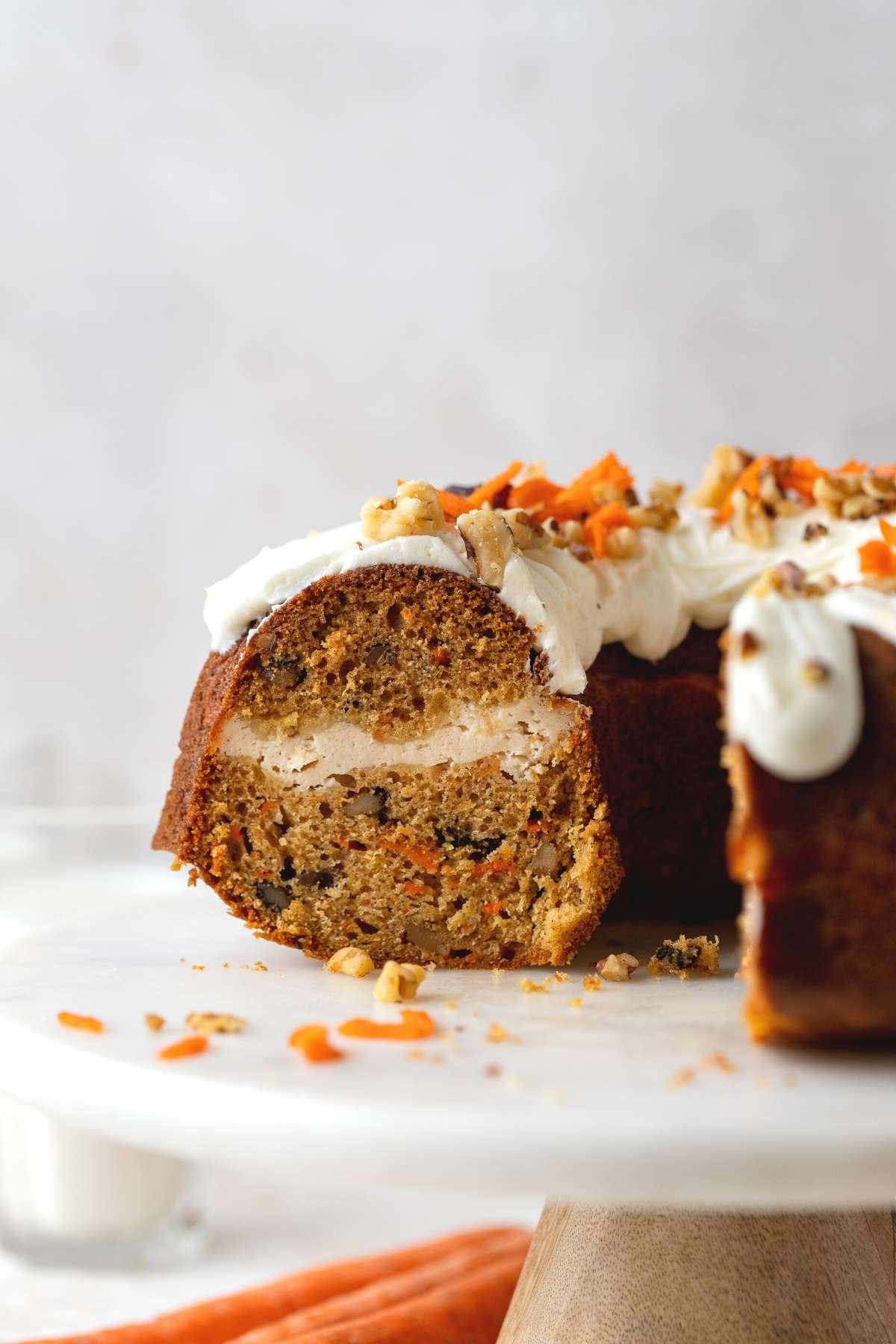 https://dinnerthendessert.com/wp-content/uploads/2022/06/Carrot-Cheesecake-Bundt-Cake-1-hero.jpg