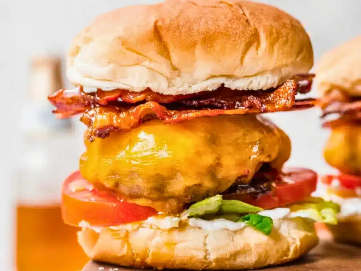 Burger with cheese and bacon