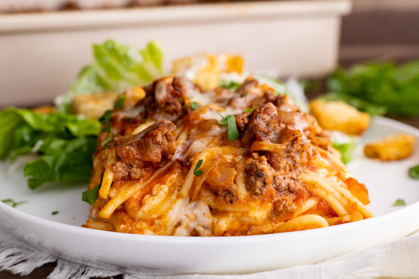 https://dinnerthendessert.com/wp-content/uploads/2022/07/Million-Dollar-Baked-Spaghetti2-1360x907.jpg