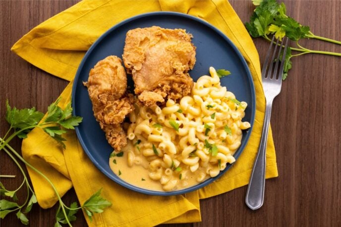 top down view of mac and chicken