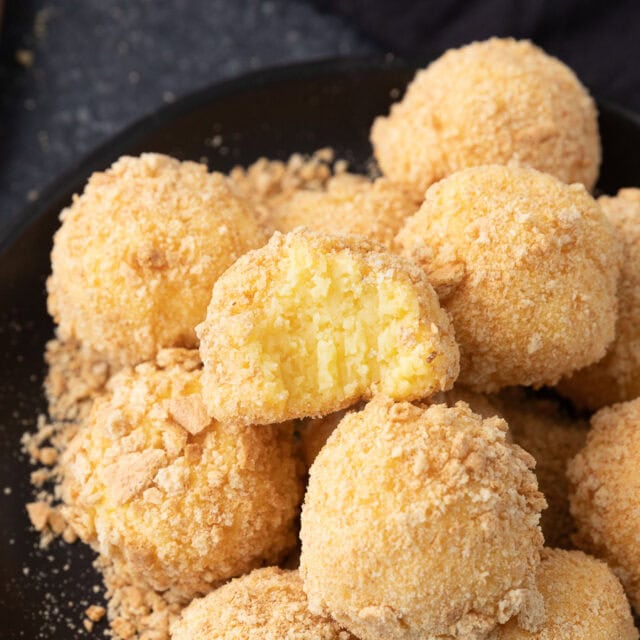 Serving plate with vanilla dessert bites.