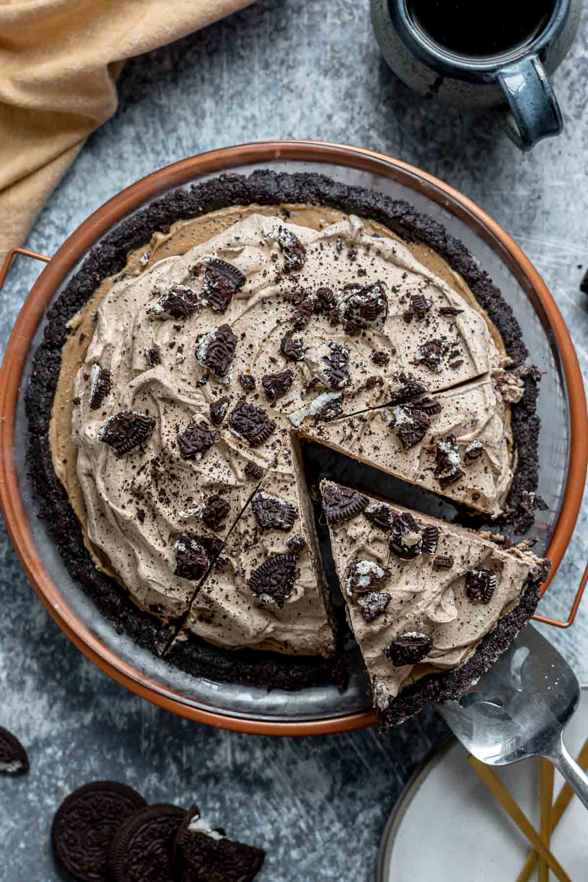 Oreo Coffee Ice Cream Pie finished pie removing slice