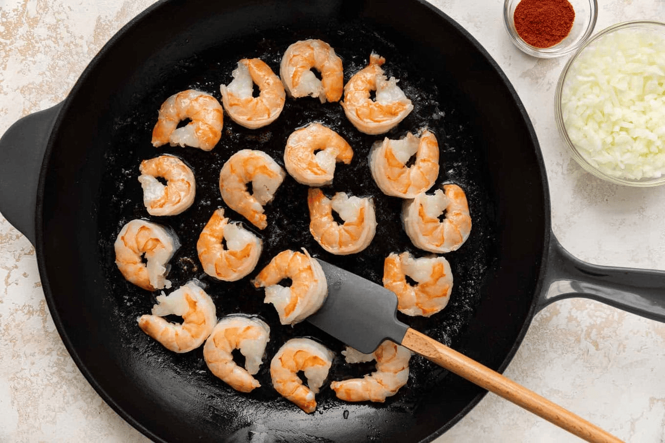 Pink shrimp in a skillet