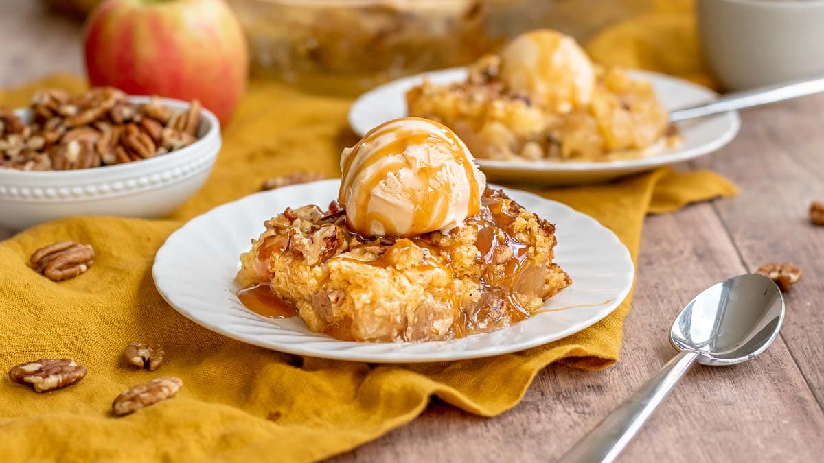 Buttery Apple Cherry Dump Cake Recipe (Made in the Crockpot): Easy Slow  Cooker Dessert