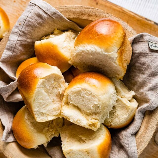 bread basked of dinner rolls