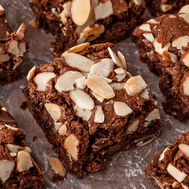 Brownies with almonds