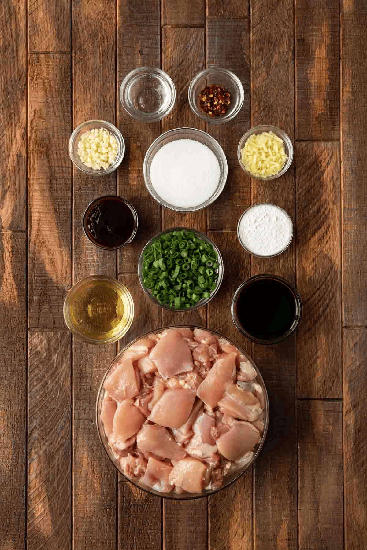 General tso's chicken ingredients in serving dishes