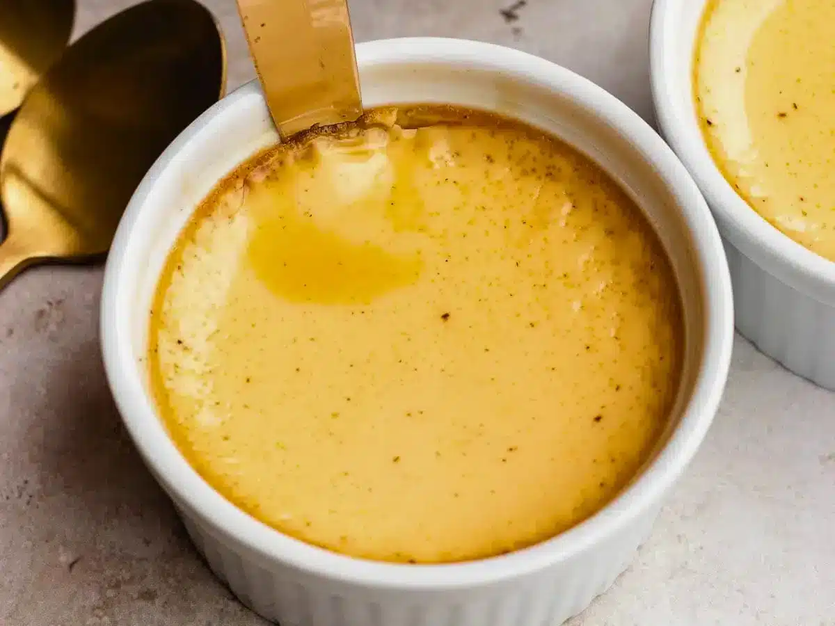 Knife on edges of custard