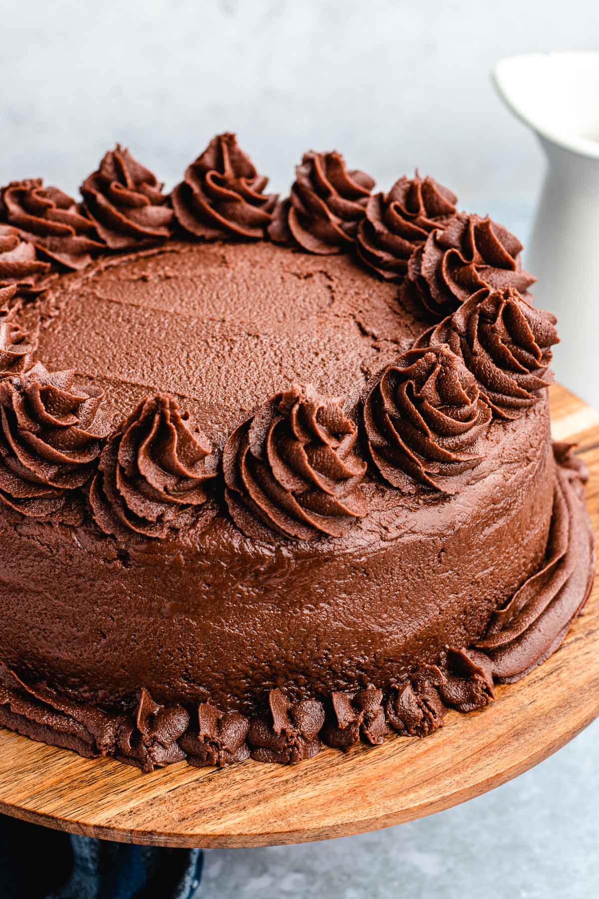 frosted cake on platter 