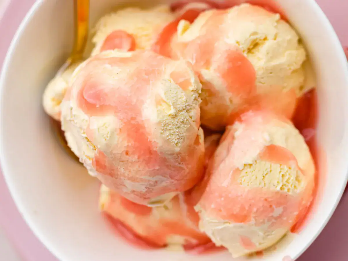 sauce on ice cream