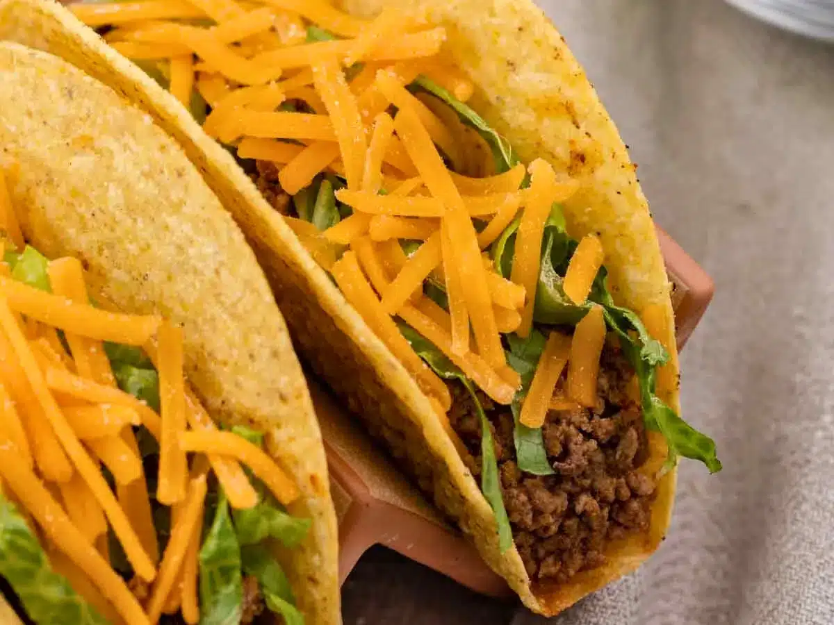 Two crispy tacos